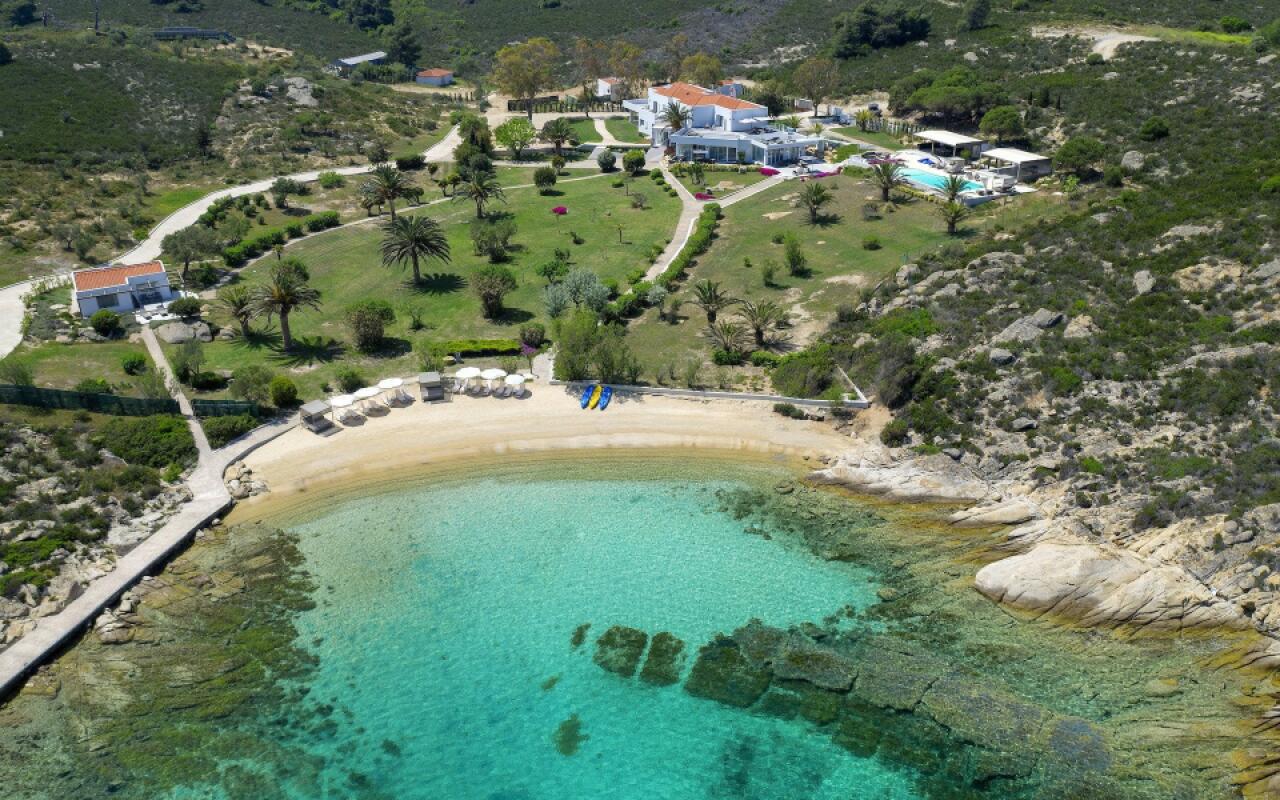 White House, Diaporos Island