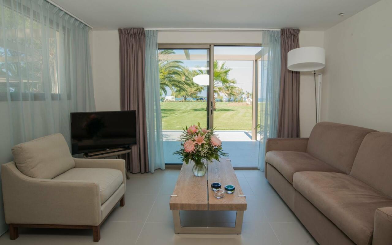 Tiamo Palm Sea front Villa, Vourvourou