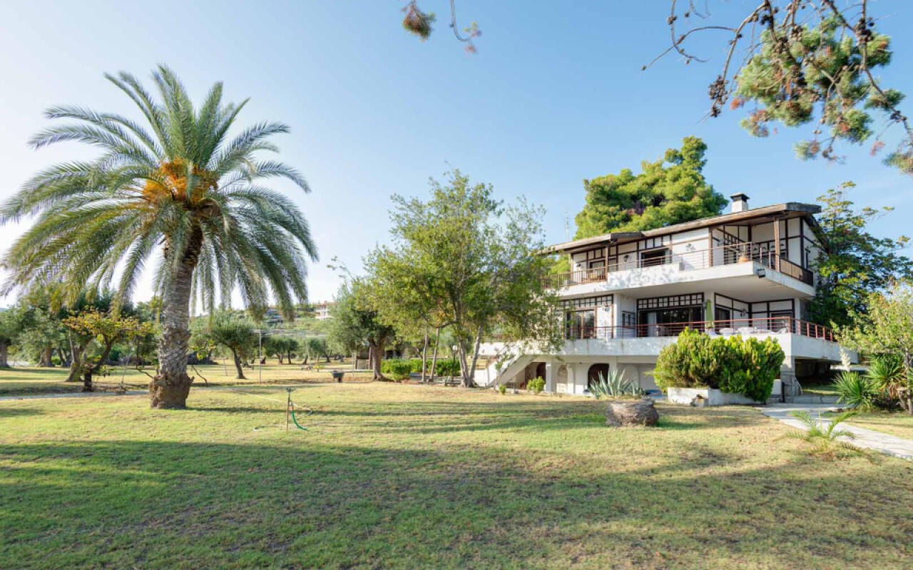 Malt BeachFront Villa, Mola Kalyva