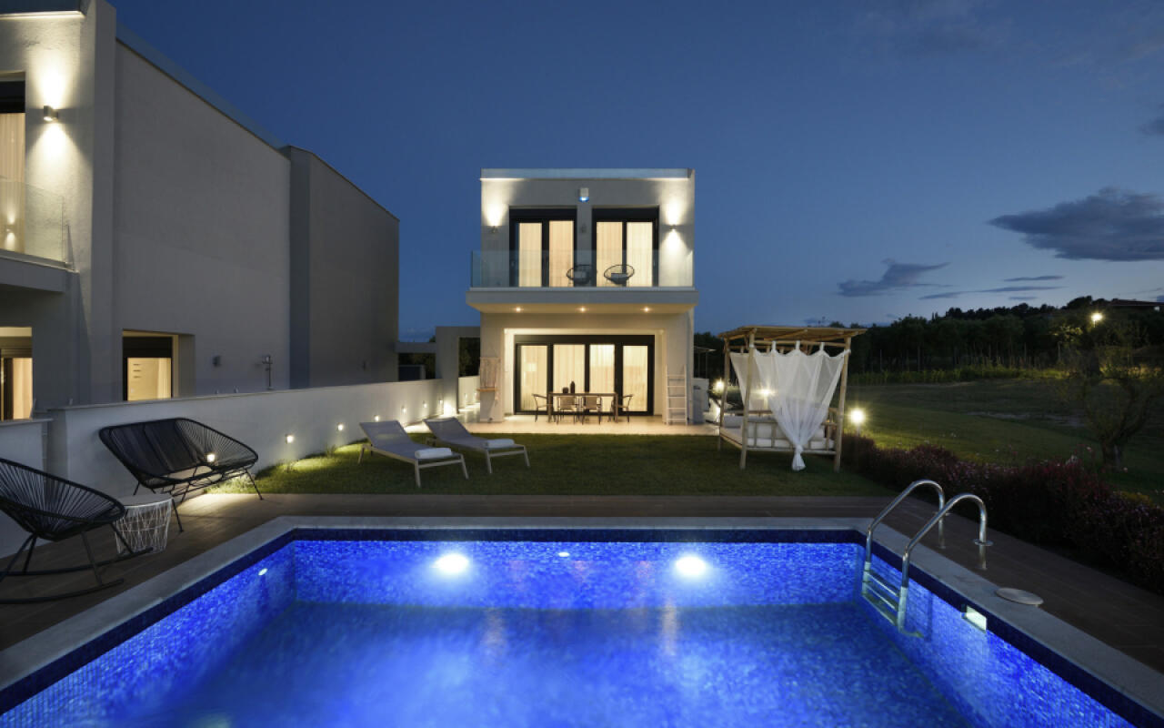 Soleado Premium 3 1/2 Bedroom Private Pool Villa, Fourka