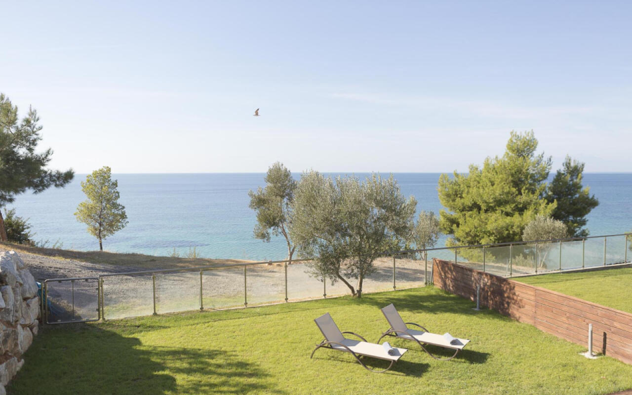 Kalma Villa with Private Pool and Sea View, Nea Moudania