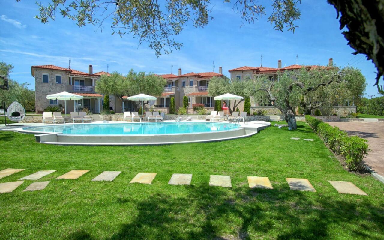 Kassandra Deluxe Villa, Poluchrono