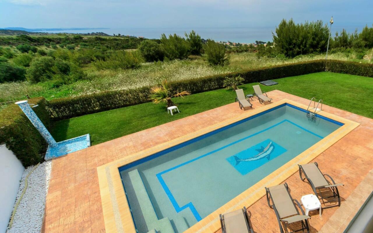 Elegant Private Pool Villa, Hanioti