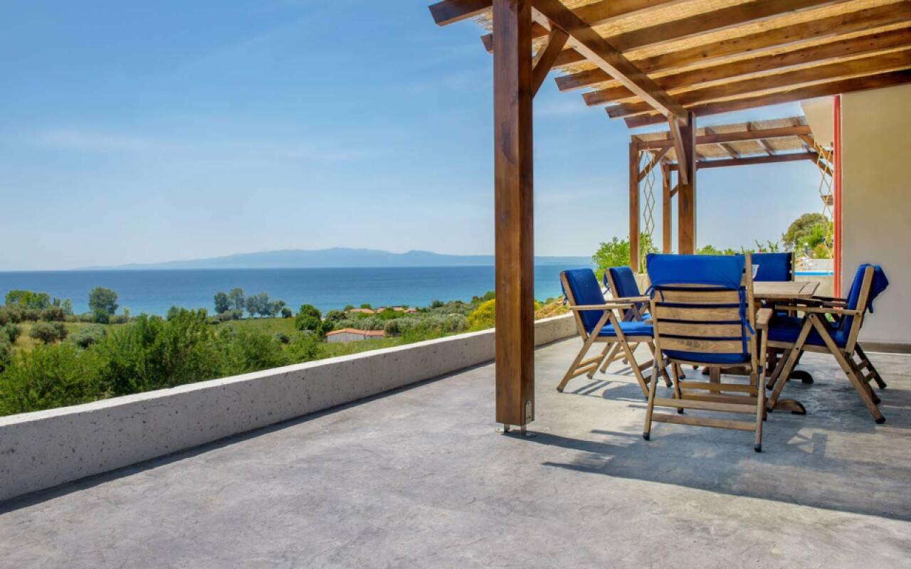 Serenity Villas Athos, Develikia