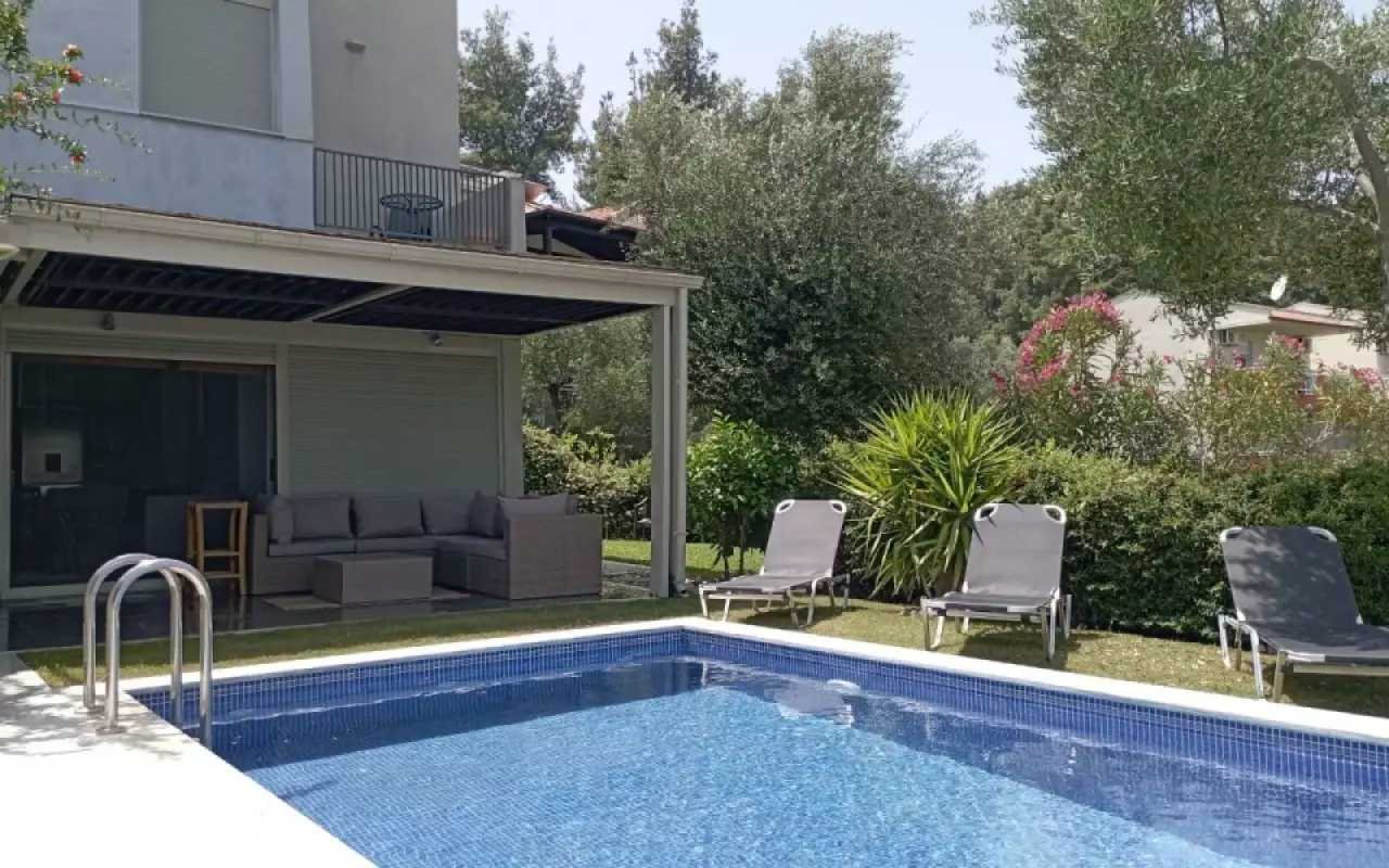 MD Pool Villa in Chroussos